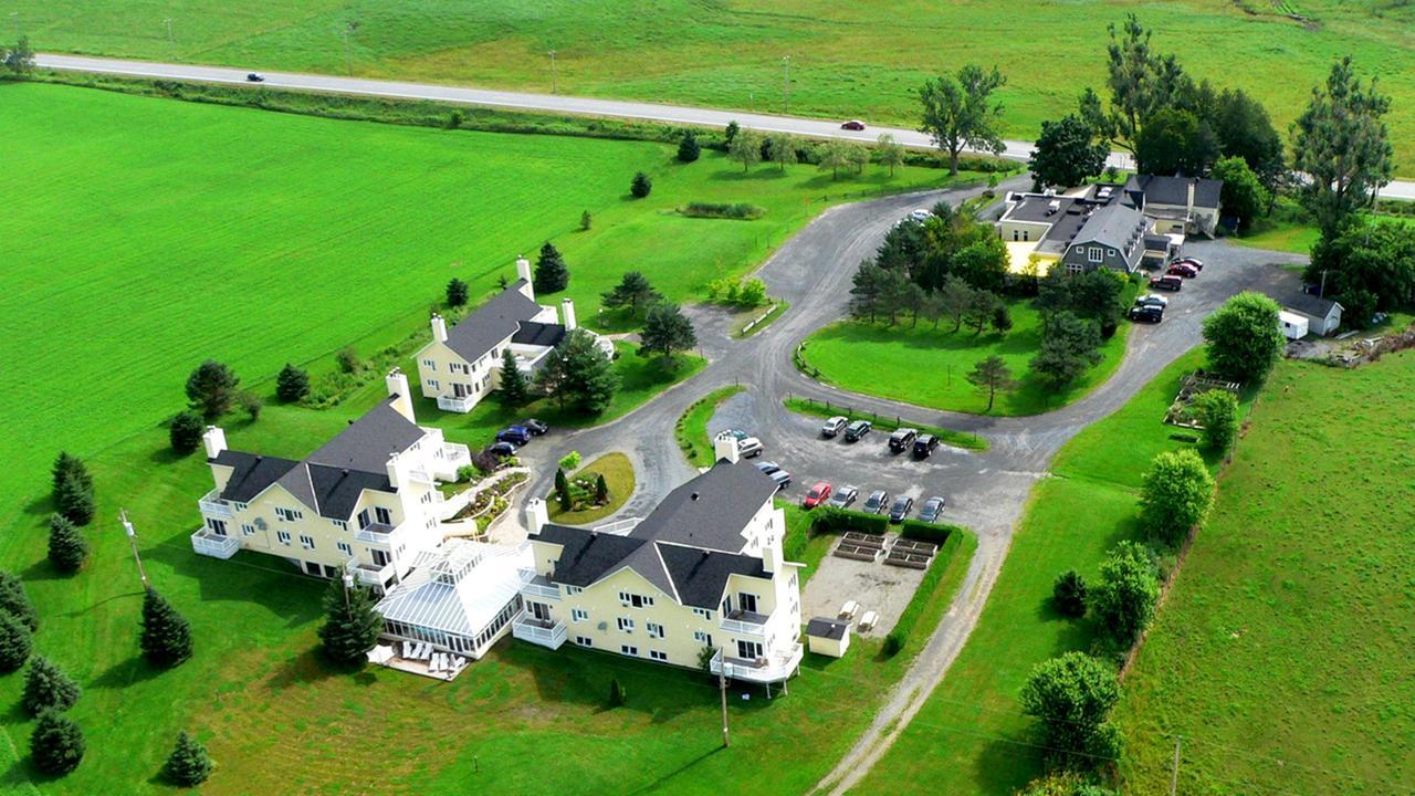 Auberge West Brome Exterior photo