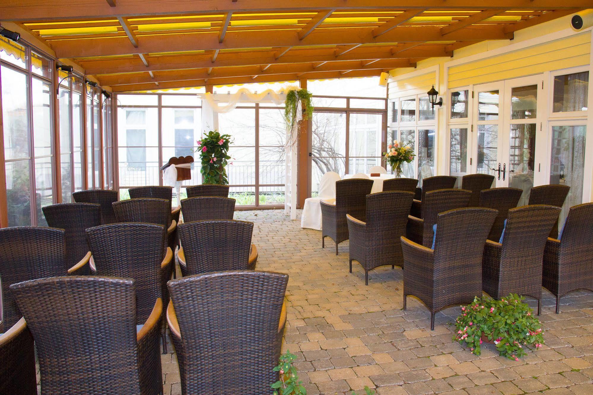 Auberge West Brome Exterior photo